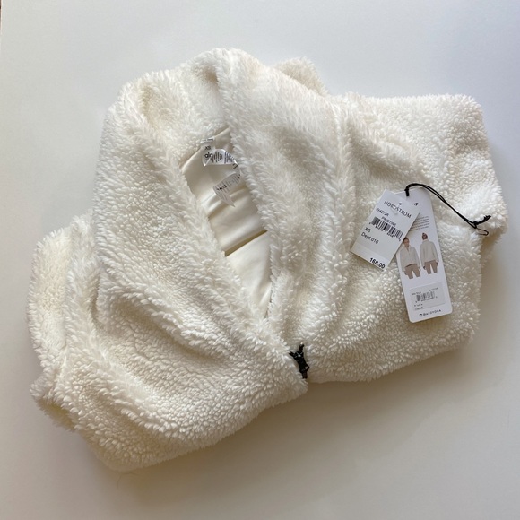 ALO Yoga Jackets & Blazers - NWT ALO Yoga Cozy Up Jacket